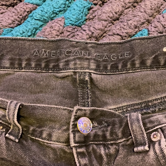 Black Mom Jean Shorts American Eagle size 4 - Picture 3 of 3